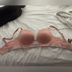 Gorgeous Victoria’s Secret Bra 34D